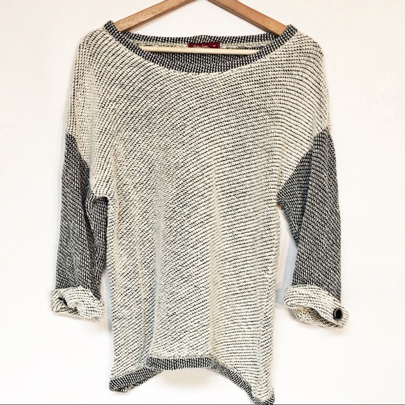 Sweaters - Sweater